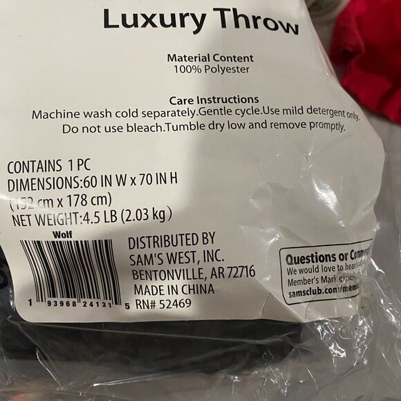 Member's Mark Luxury Faux Fur Throw 60" x 70" - Wolf - Picture 3 of 4